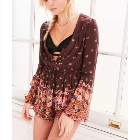 Uo Ecote Helena Printed Long-sleeve Romper - Picture 4 of 8
